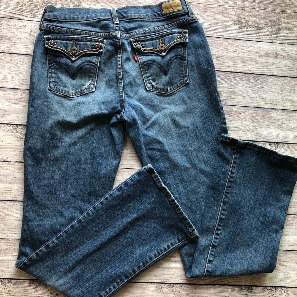 Levi’s studded flap pocket 515’s Boot Cut size 6 M